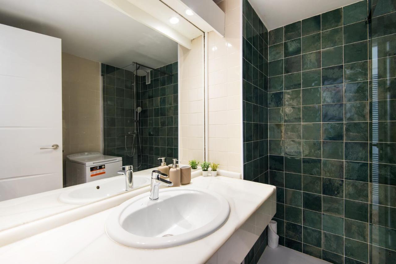 Aloha Puerto Private Apartment 1St Line Carihuela Beach 토레몰리노스 외부 사진