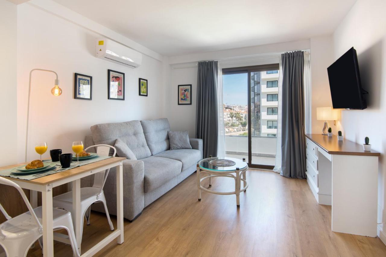 Aloha Puerto Private Apartment 1St Line Carihuela Beach 토레몰리노스 외부 사진