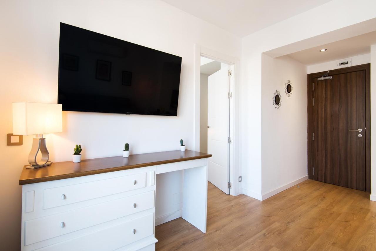 Aloha Puerto Private Apartment 1St Line Carihuela Beach 토레몰리노스 외부 사진